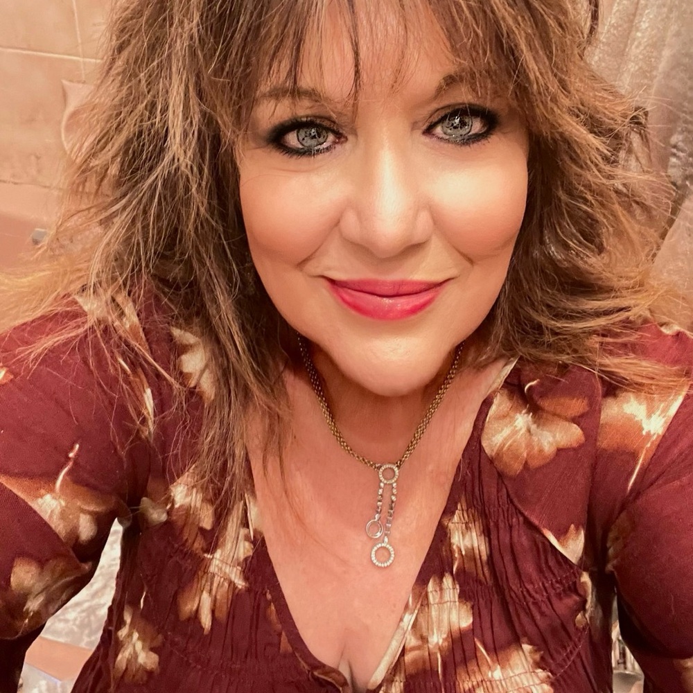 Meet your Posher, Roxeann